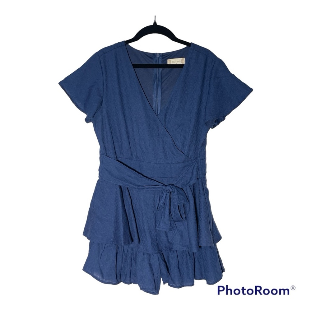 ALTRD STATE NAVY FLUTTER SLEEVE RUFFLE ROMPER WITH TIE WAIST CROSS V NECK SIZE M